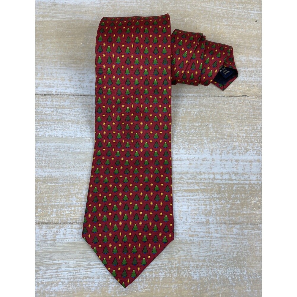 Brooks Brothers Makers 100% Silk Red Tie Holiday Christmas Trees Pattern 61”x4"